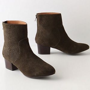 Anthro Schuler & Sons green snake stamped booties